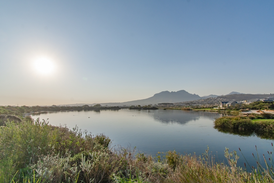 2 Bedroom Property for Sale in Somerset Lakes Western Cape